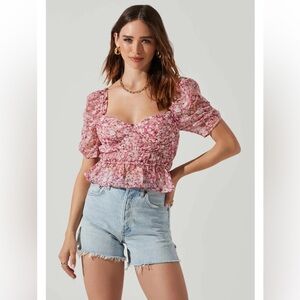 NWOT ASTR the Label Nayeli Pink Floral Peplum Top